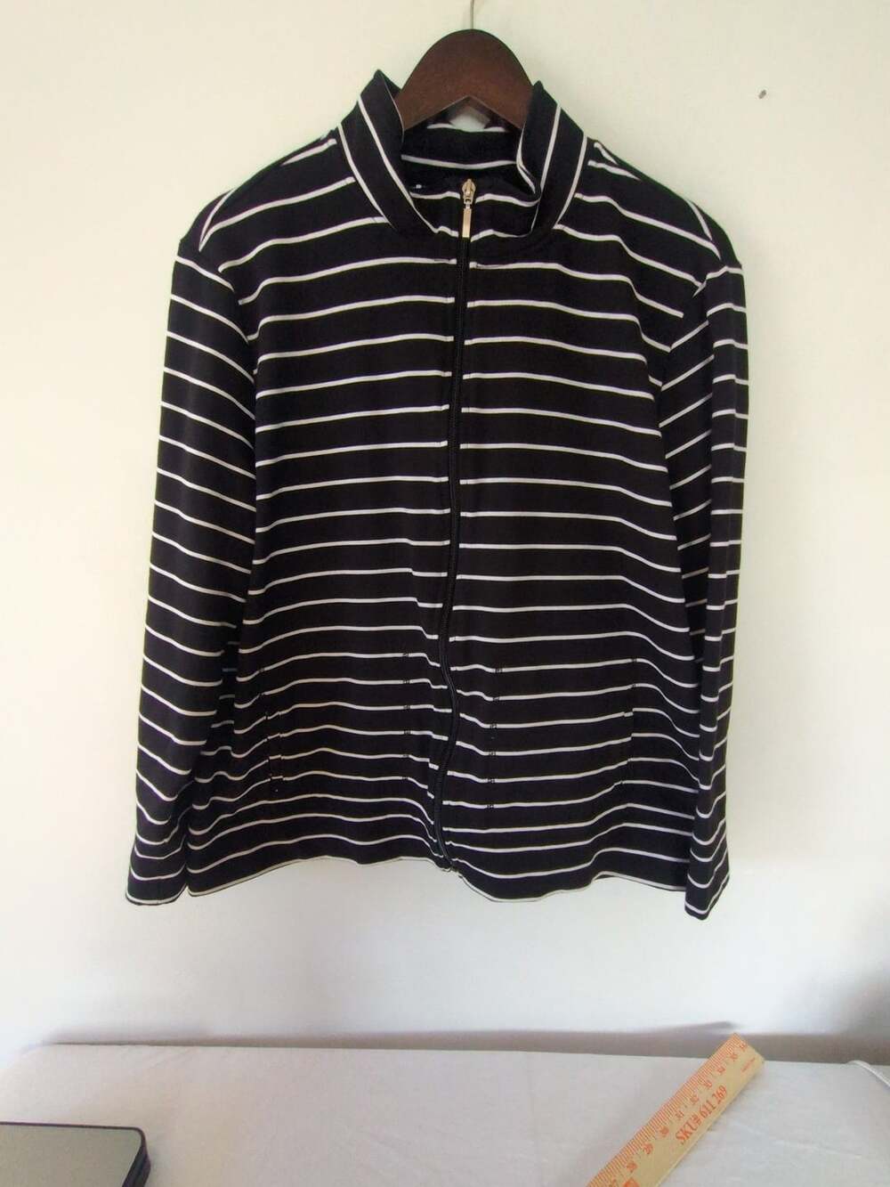 Karen Scott Sport Jacket Size XL Black White Striped Full Zip